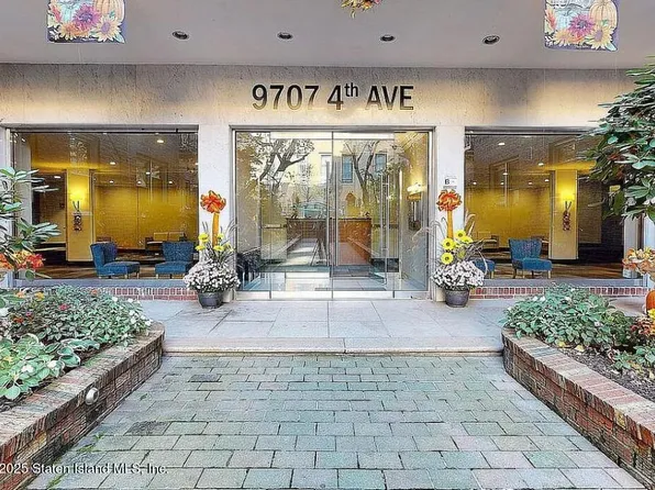 9707 4th Ave, Brooklyn, NY 11209