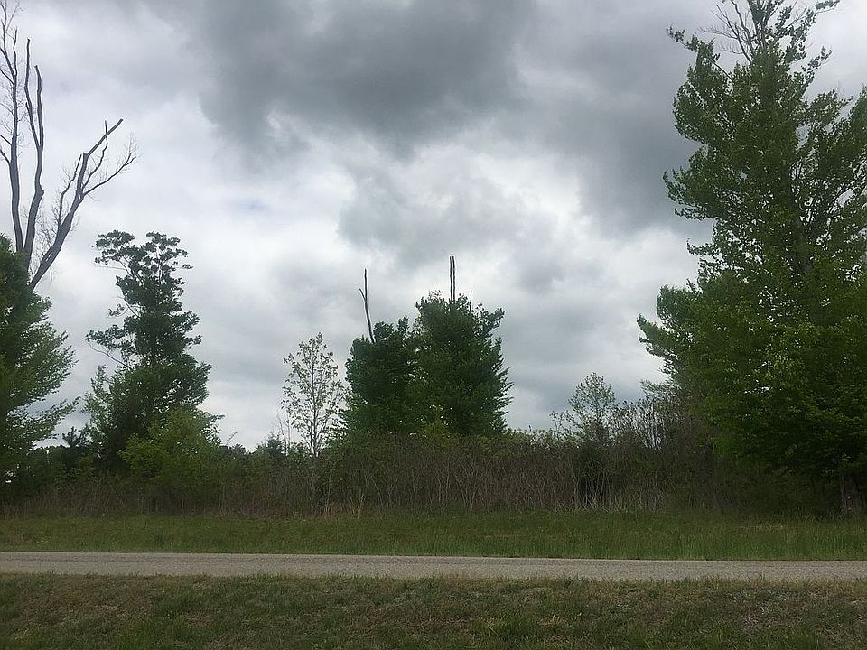 2nd image of 12 Lakeside Dr