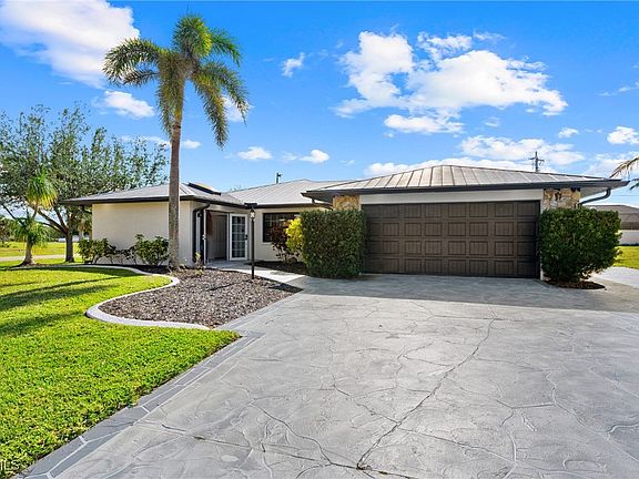 4th image of 1900 SW 54th St