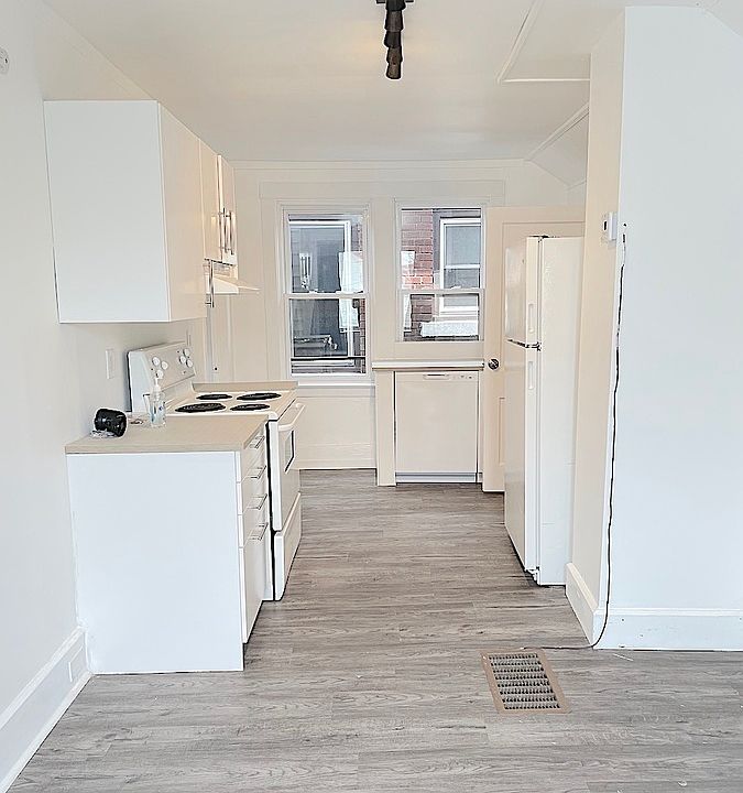 1st image of 2822 Howard Ave