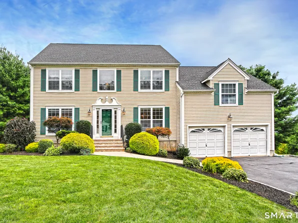 29 Commodore Hull Drive, Derby, CT 06418