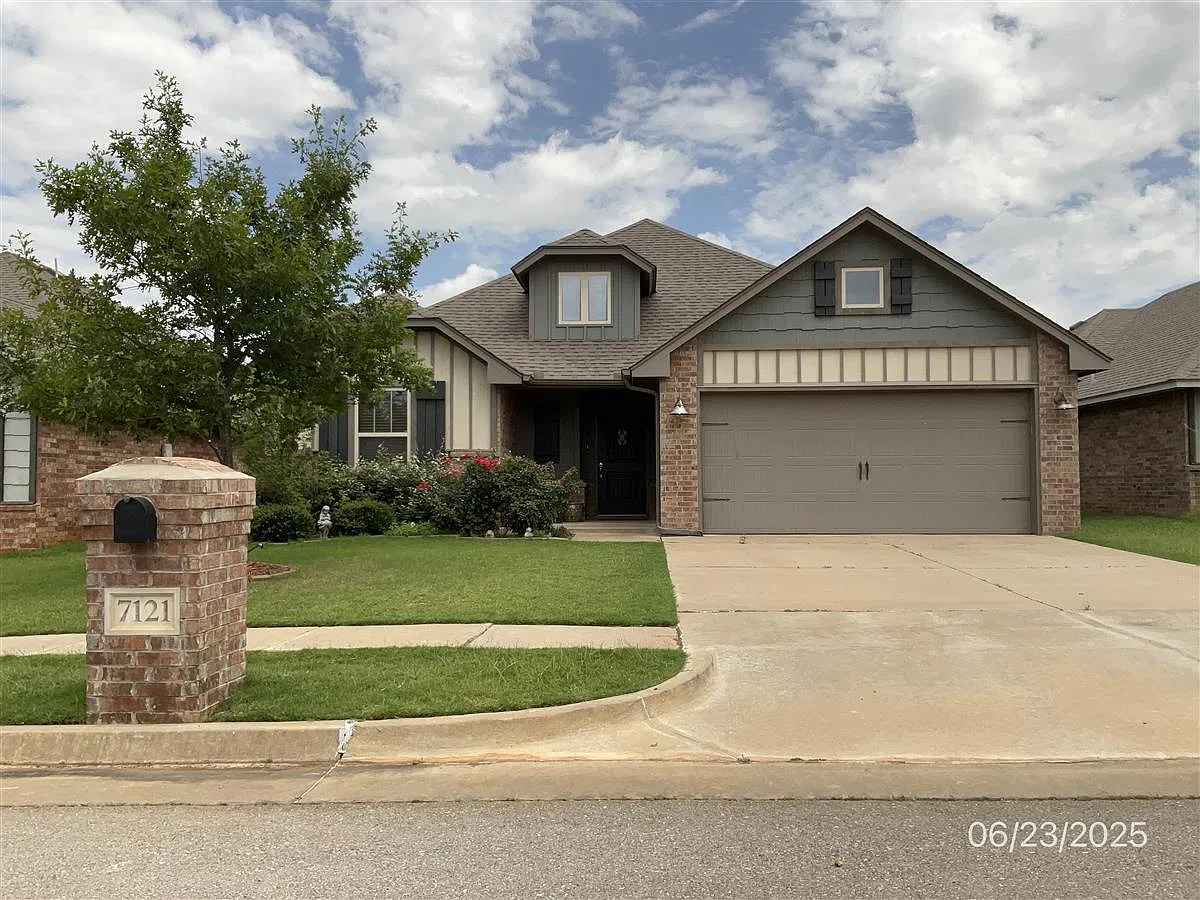 3 bed, 1544 sqft, $1,900 — Photo 1
