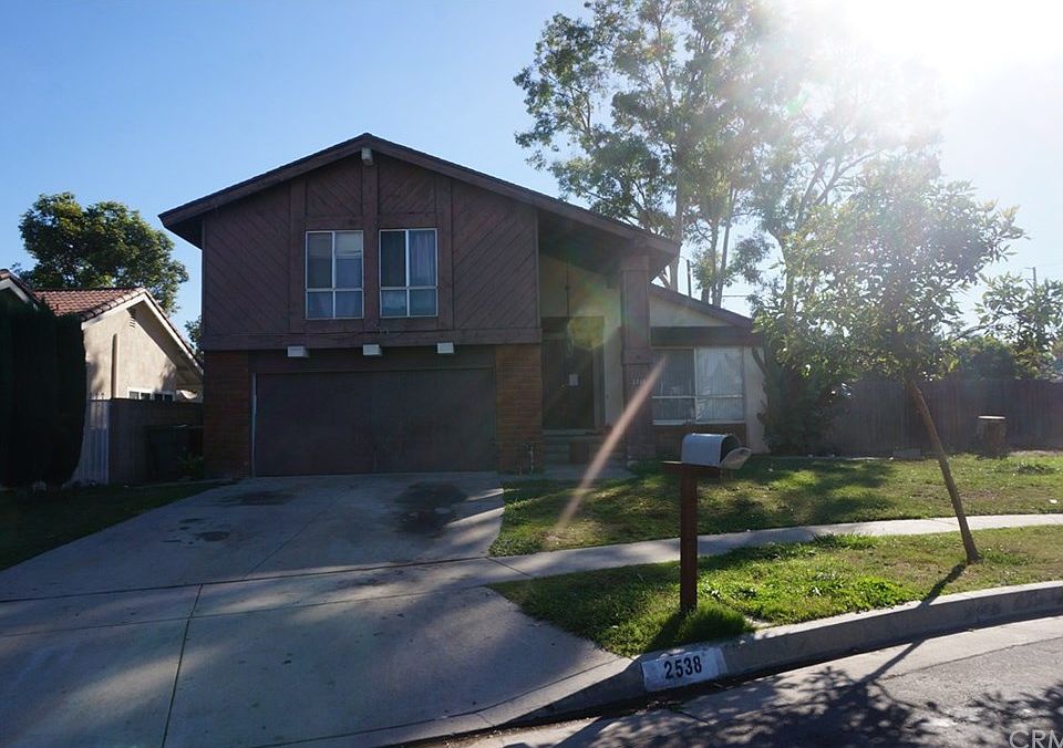 1st image of 2538 W Chandler Ave