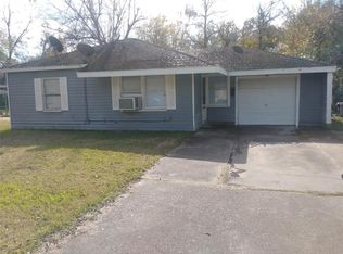 605 Azalea Dr, La Marque, TX 77568