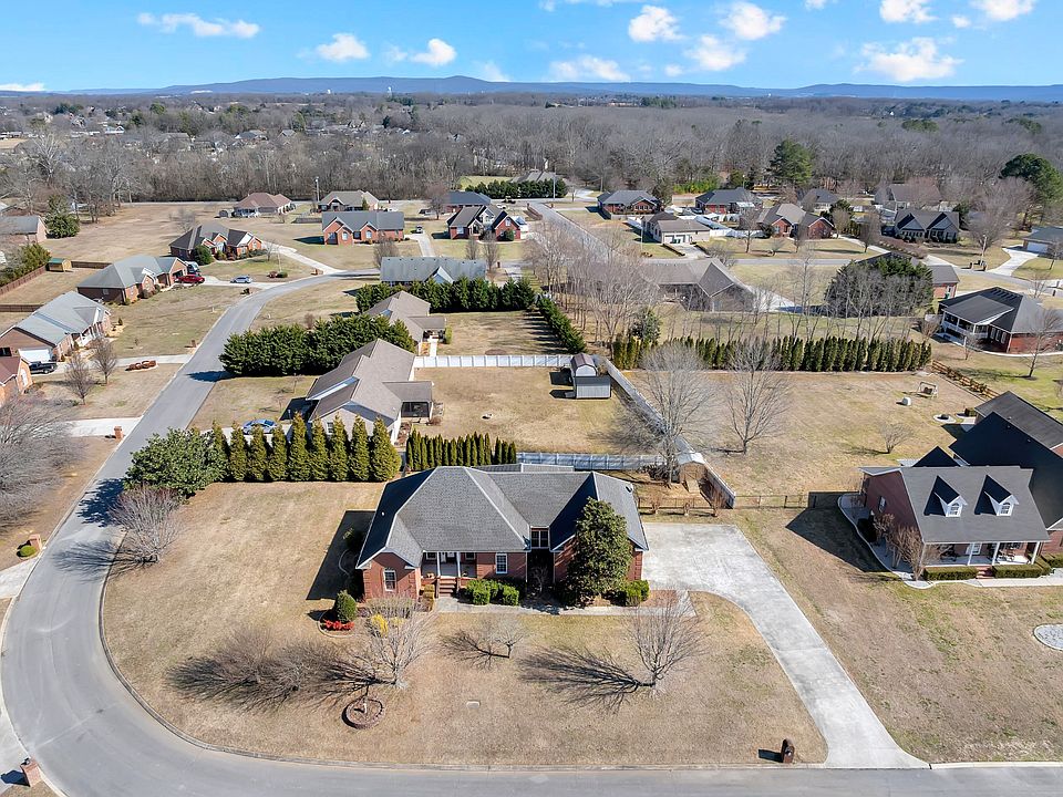 1st image of 225 Crimson Dr