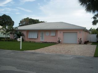 1118 Surf Rd, Riviera Beach, FL 33404