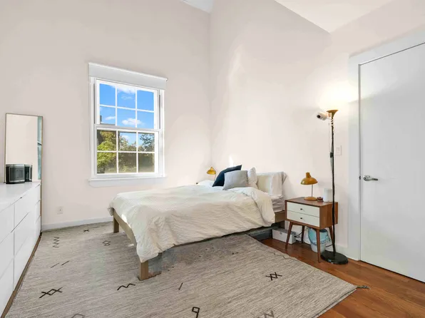 401 Hicks Street image 10 of 26