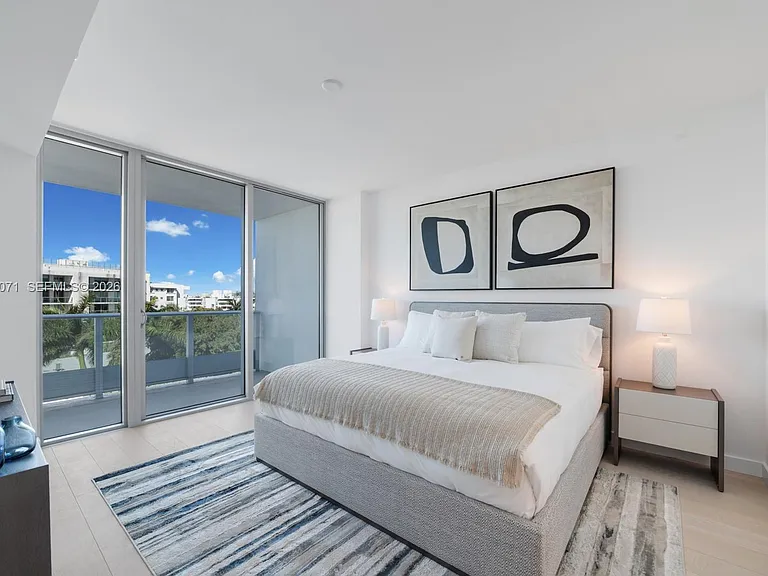 9221 E Bay Harbor Dr #610 — Photo 9