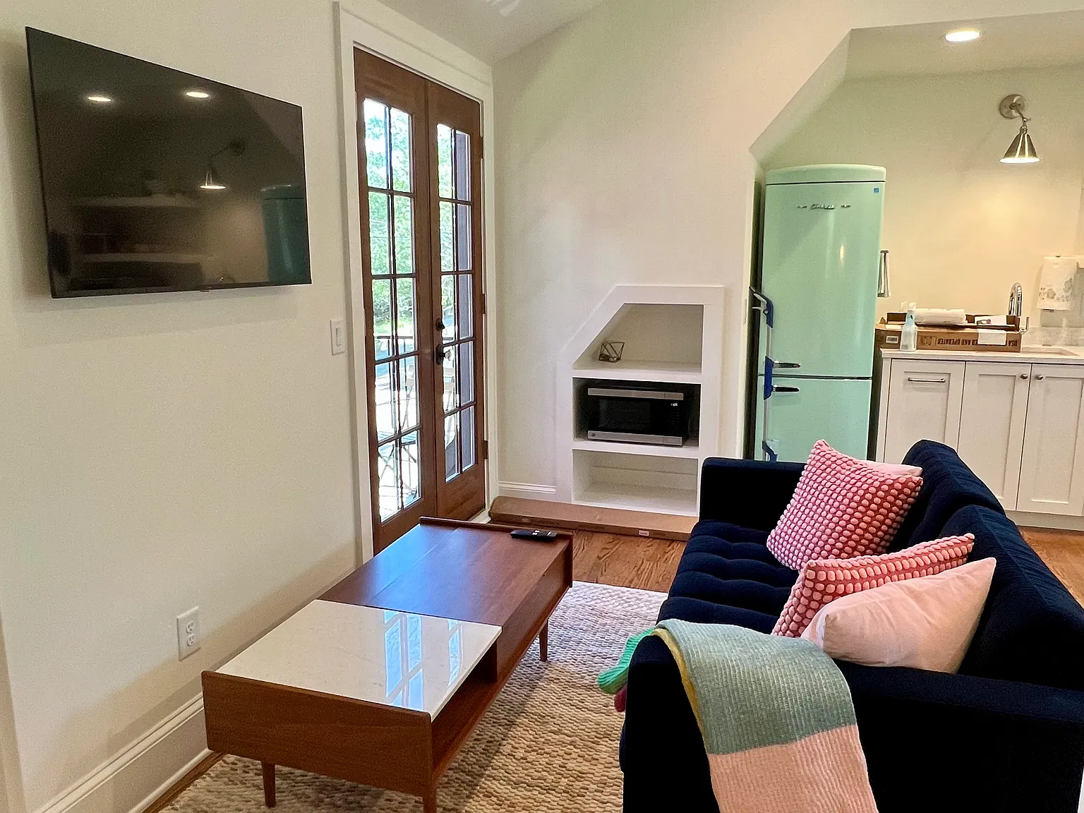 Studio, $2,000 — Photo 4
