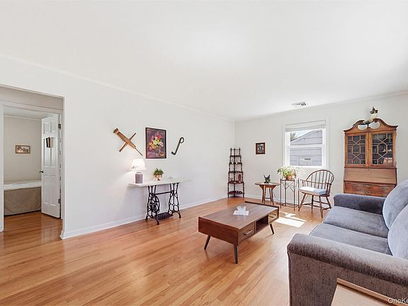 5th image of 12 Reservoir Road