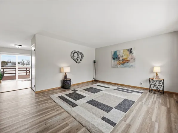 1100 18th St NW, Cedar Rapids, IA 52405