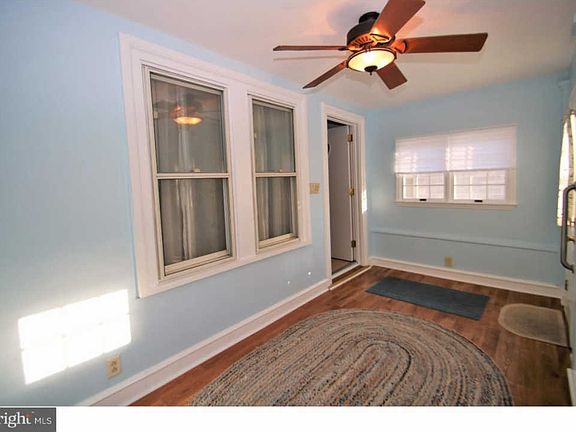 4th image of 11 Wildwood Ave