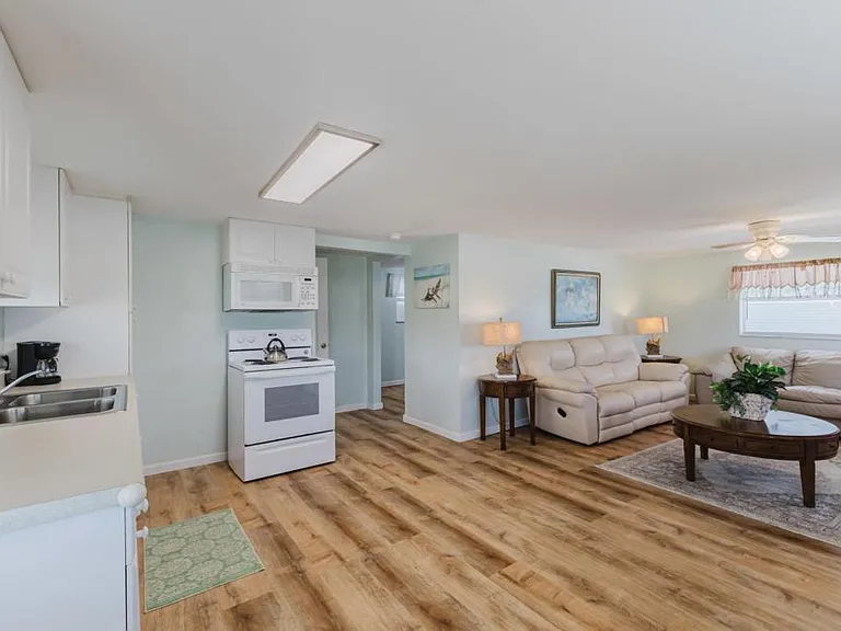 950 San Carlos Dr — Photo 15