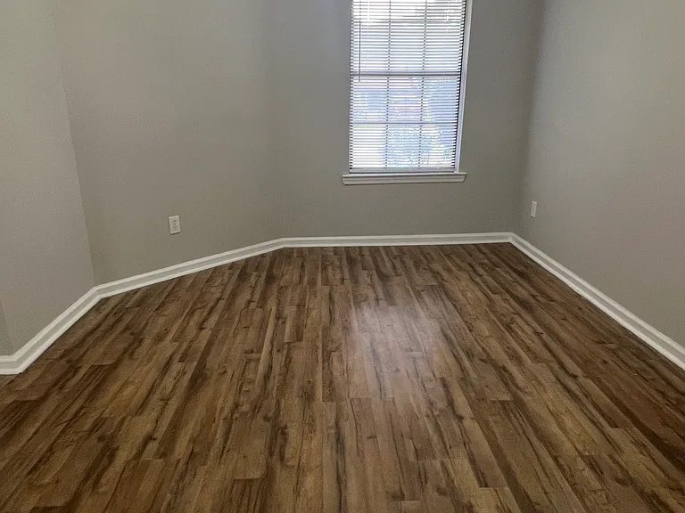 916 Wrenwood Ln — Photo 7