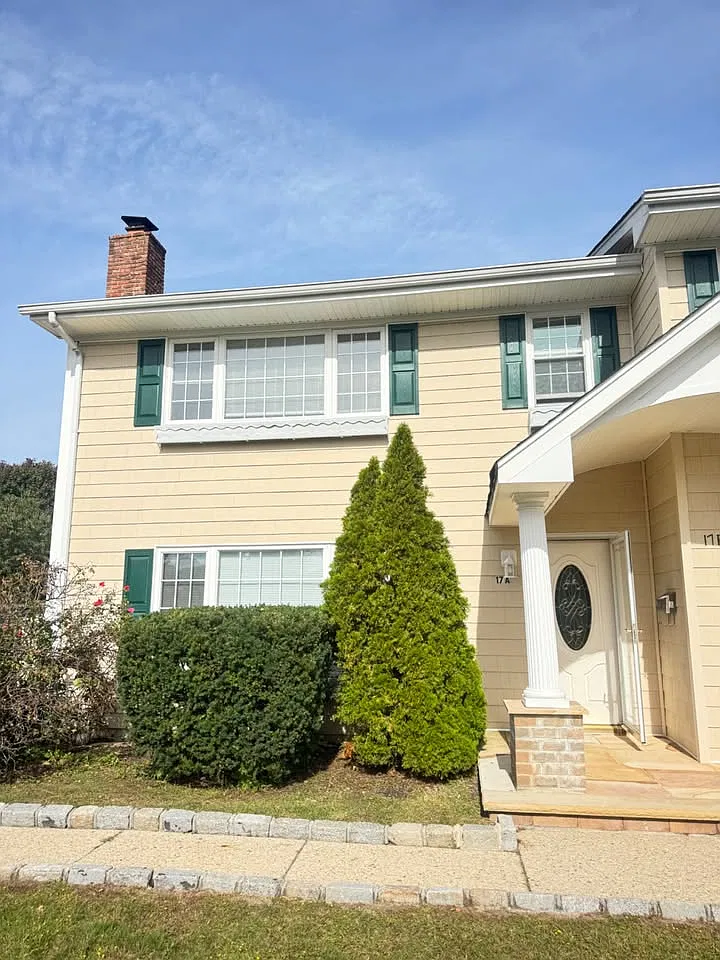 Parr Dr, Lake Ronkonkoma — Photo 2