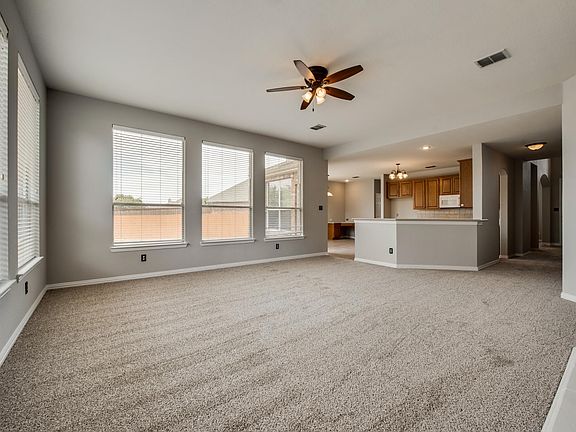 4th image of 2845 Starshine Dr