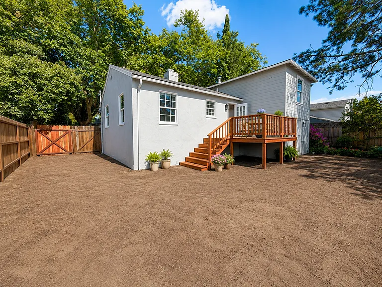 663 Pierce St — Photo 33