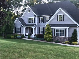 44 Ellsworth Ln, Canton, CT 06019