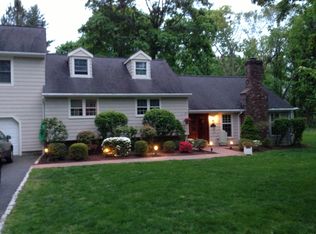 15 Lewis Dr, Ridgefield, CT 06877