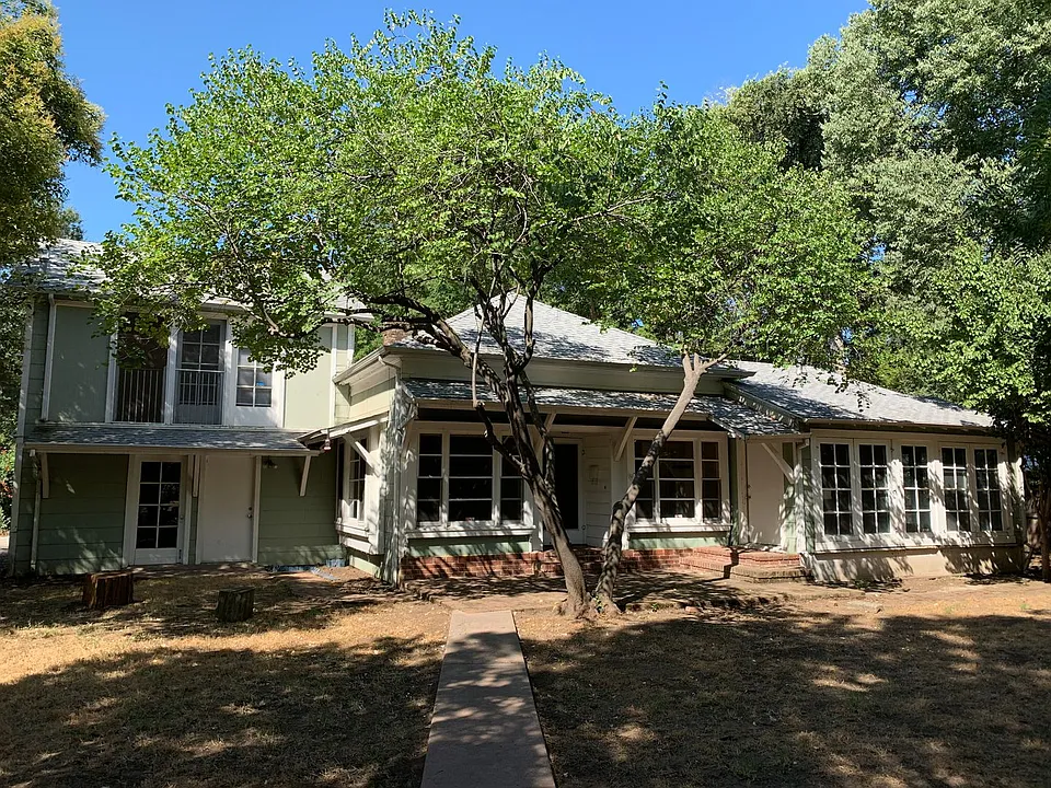1153 Arcadian Ave