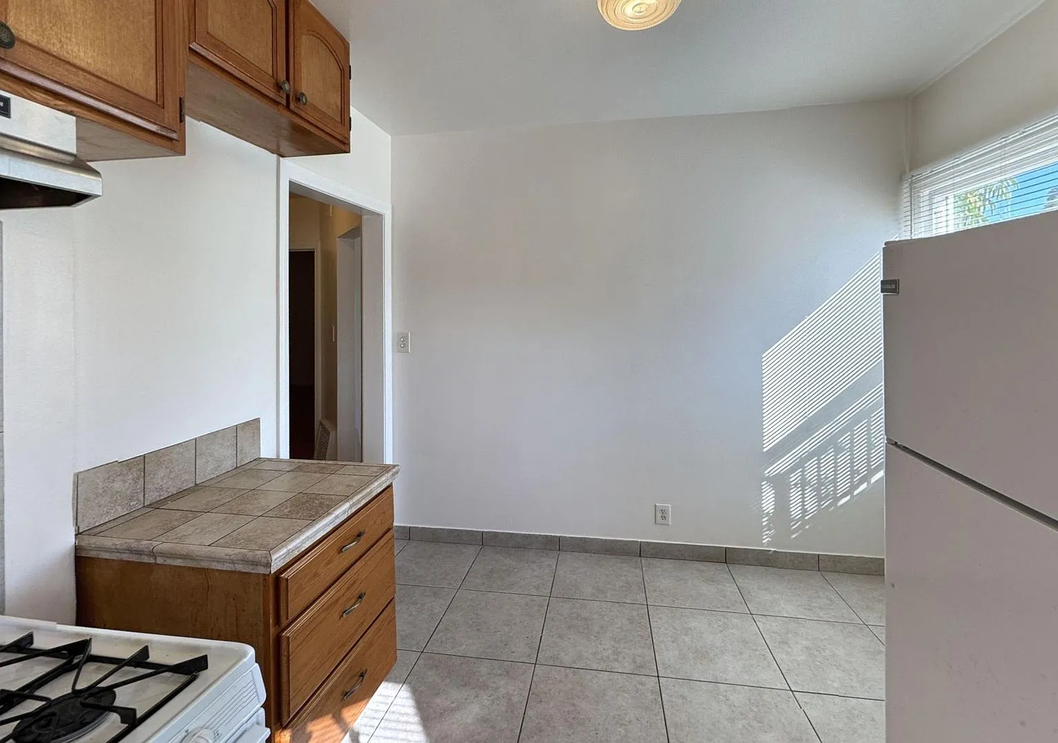 Charming 2-Bedroom Apartment — Photo 4