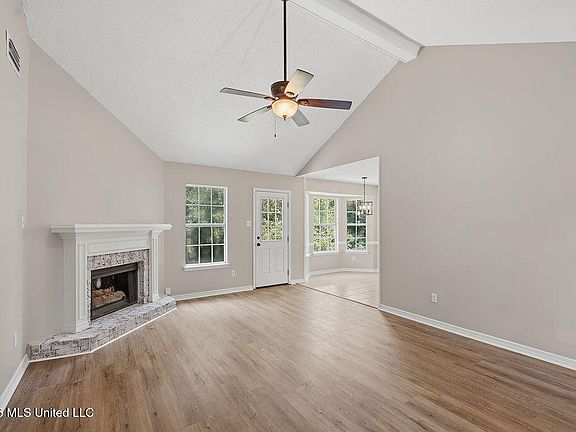 4th image of 3019 Scarlett Oak Dr