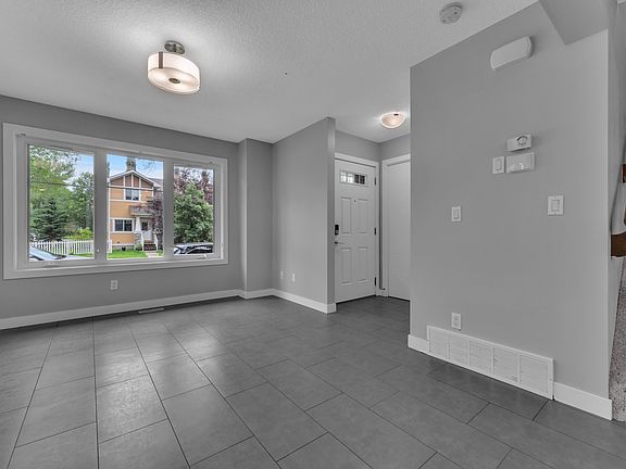 3rd image of 12221 117th Ave NW