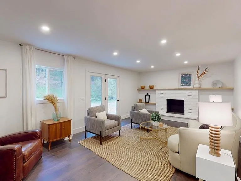 11833 Overlook Dr — Photo 1