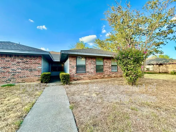 4607 Menzer Rd, Fort Worth, TX 76103