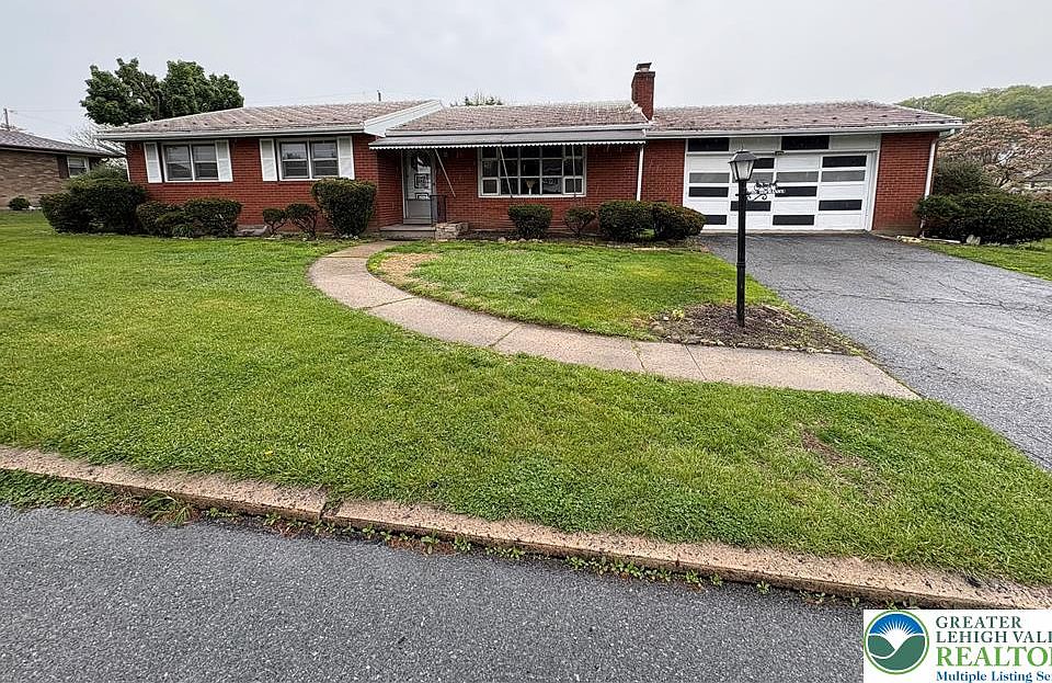 1st image of 2556 Park View Rd