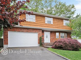 1 Fams Ct, Old Bethpage, NY 11804