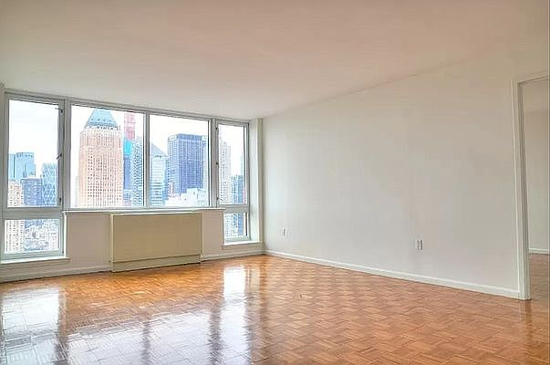 1st image of 328 W 43rd St #8