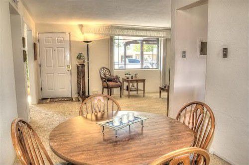3rd image of 3320 Cagua Dr NE