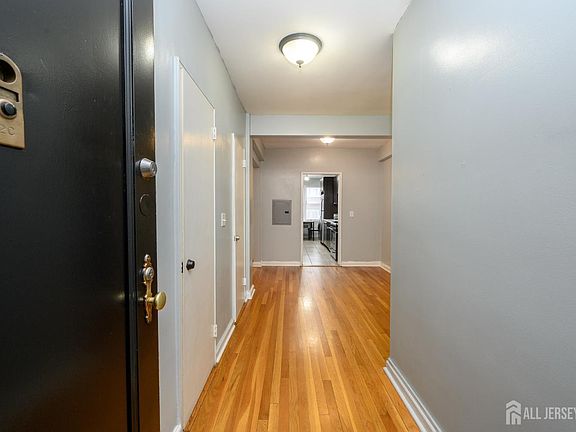 3rd image of 2520 John F Kennedy Blvd