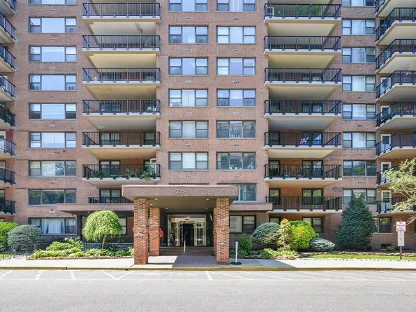 225 Saint Pauls Avenue 8M image 20 of 20