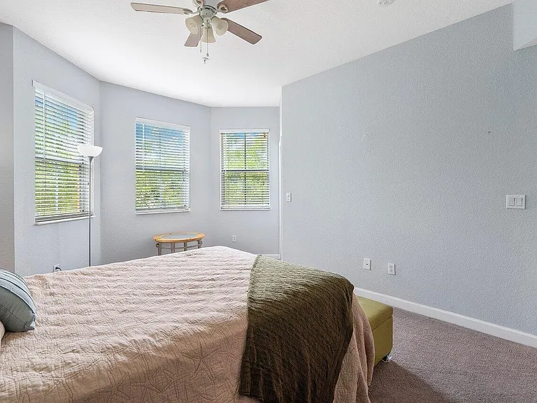 2046 Shoma Dr — Photo 10