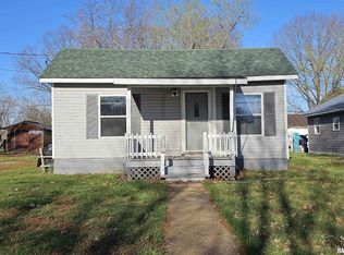 321 S Lackey St, Salem, IL 62881