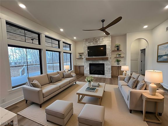 3rd image of 855 Club Dr W