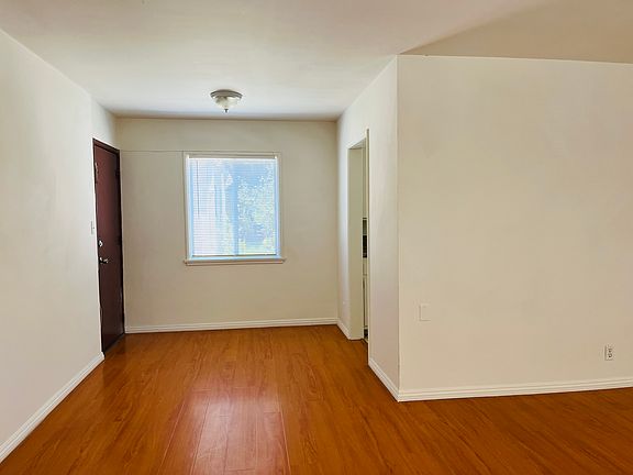 4th image of 216 S Olive Ave #B