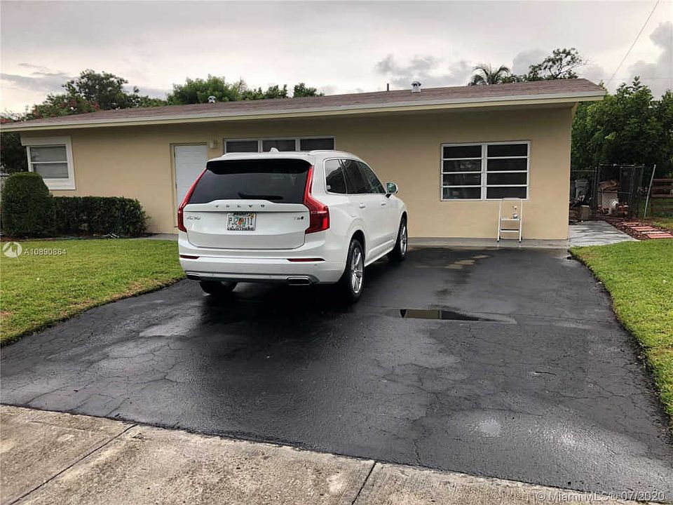 1st image of 156 NW 15th Pl