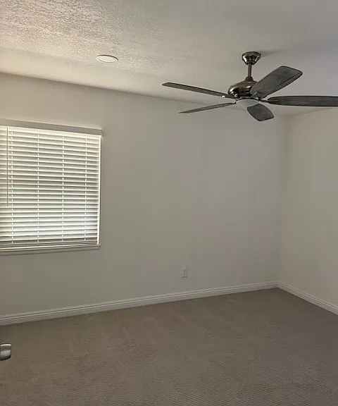 633 W Avenue H8 — Photo 14