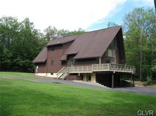 100 Malibu Dr, Lehighton, PA 18235