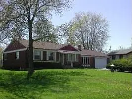 575 E Riordan Rd photo 1
