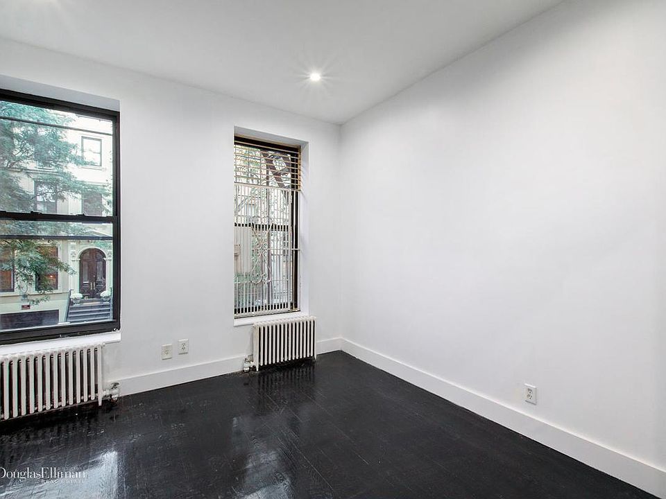 2nd image of 164 E 82nd St APT 4A