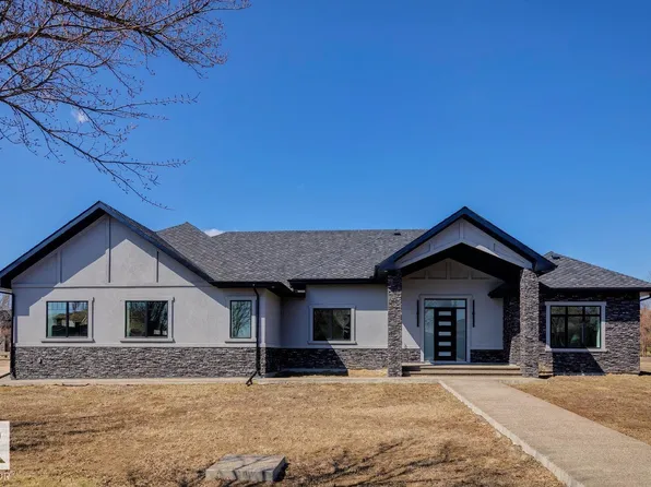15 Pinnacle Way, Sturgeon County, AB T8T 1H8