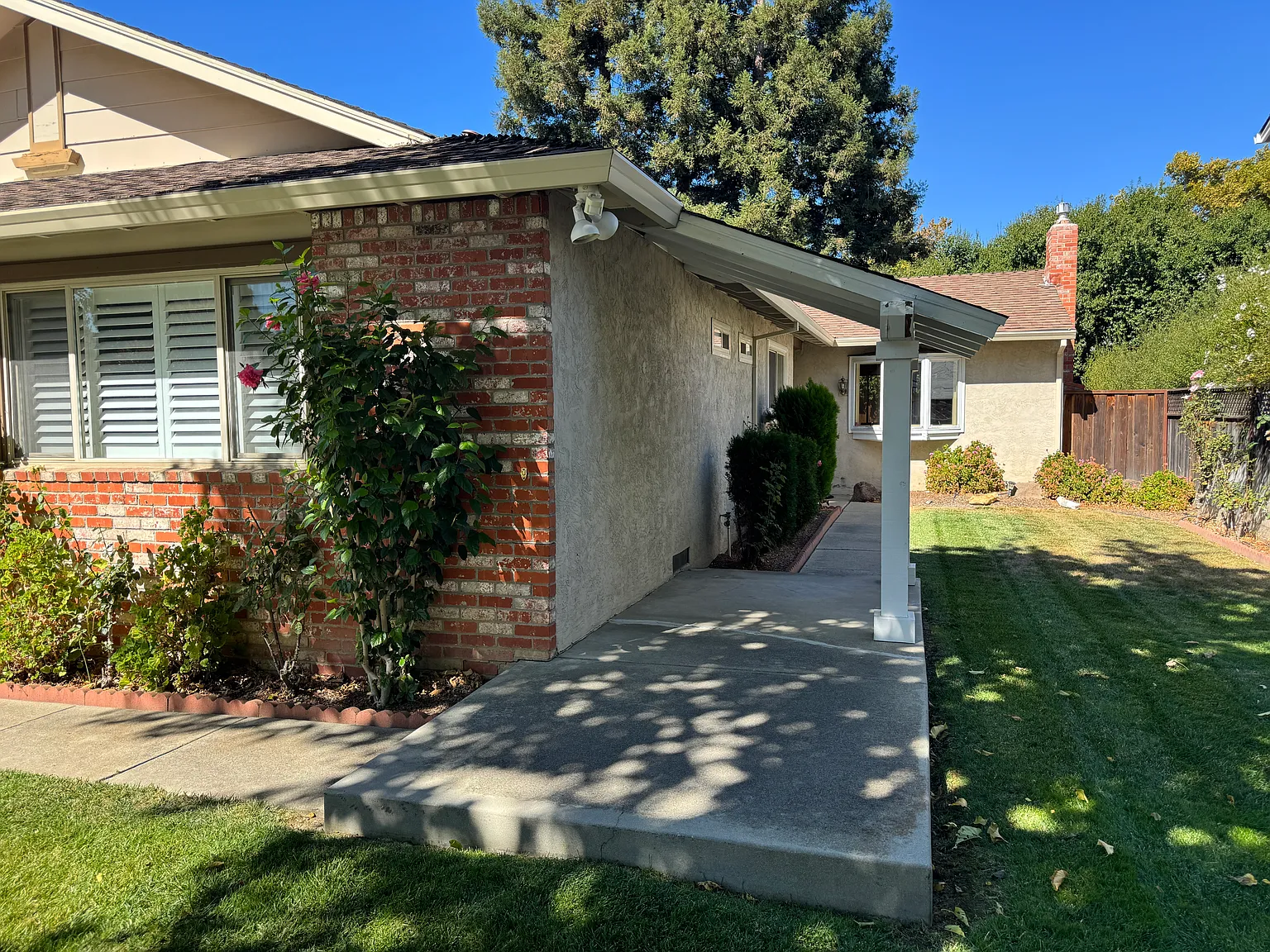 4 bed, 1715 sqft, $4,400 — Photo 2