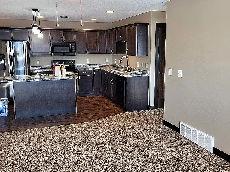 1929 Cypress Ct NE #7 — Photo 5