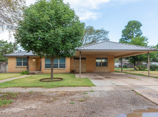 104 N Vine St, Claude, TX 79019