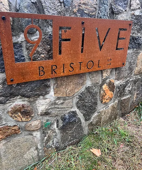95 Bristol St #2B — Photo 2