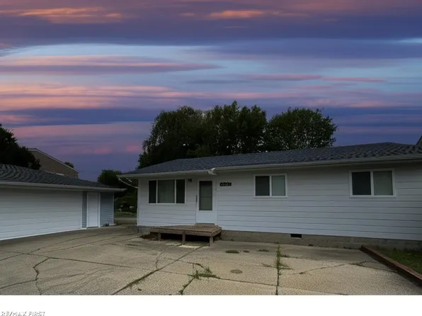 29433 Wand Dr, Chesterfield, MI 48047